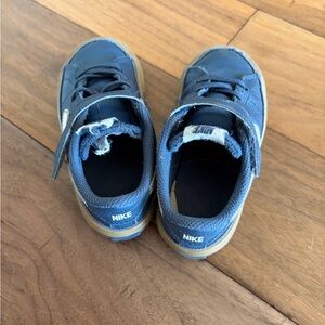 Nike Kids Navy Velcro Sneakers